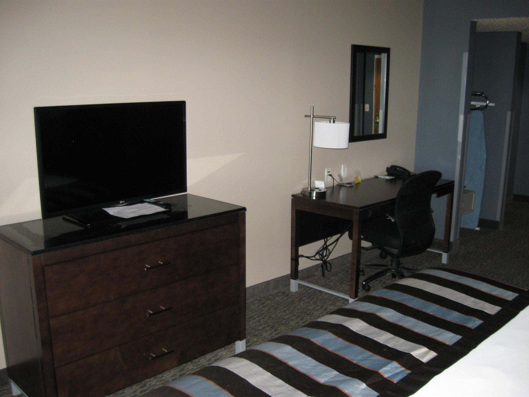 Hotel Wingate By Wyndham Fargo Extérieur photo