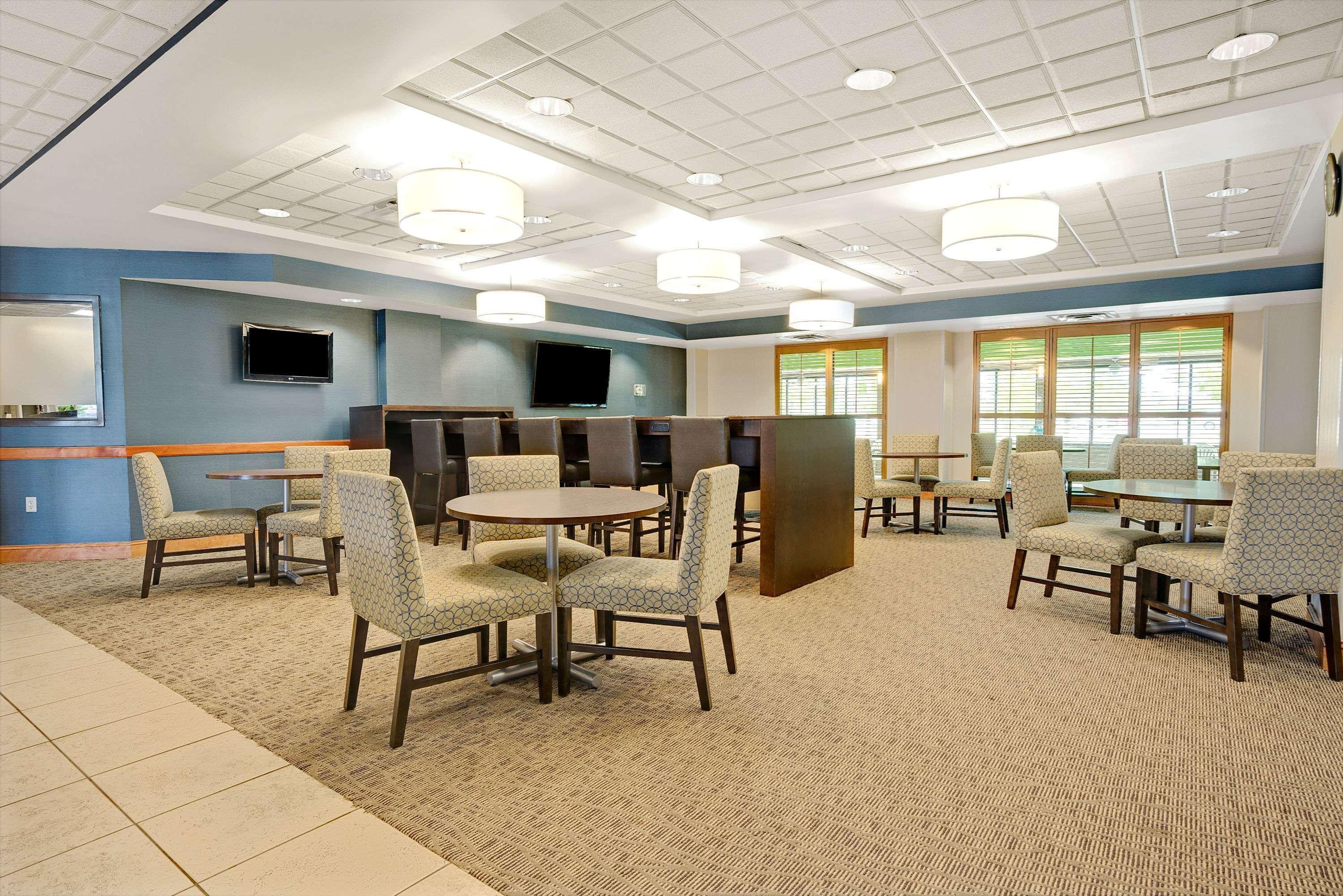 Hotel Wingate By Wyndham Fargo Extérieur photo