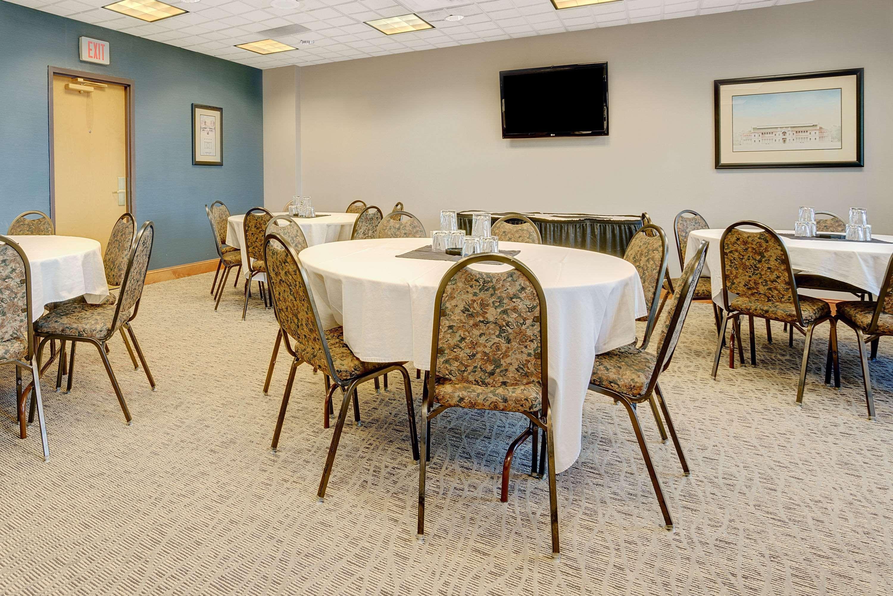 Hotel Wingate By Wyndham Fargo Extérieur photo