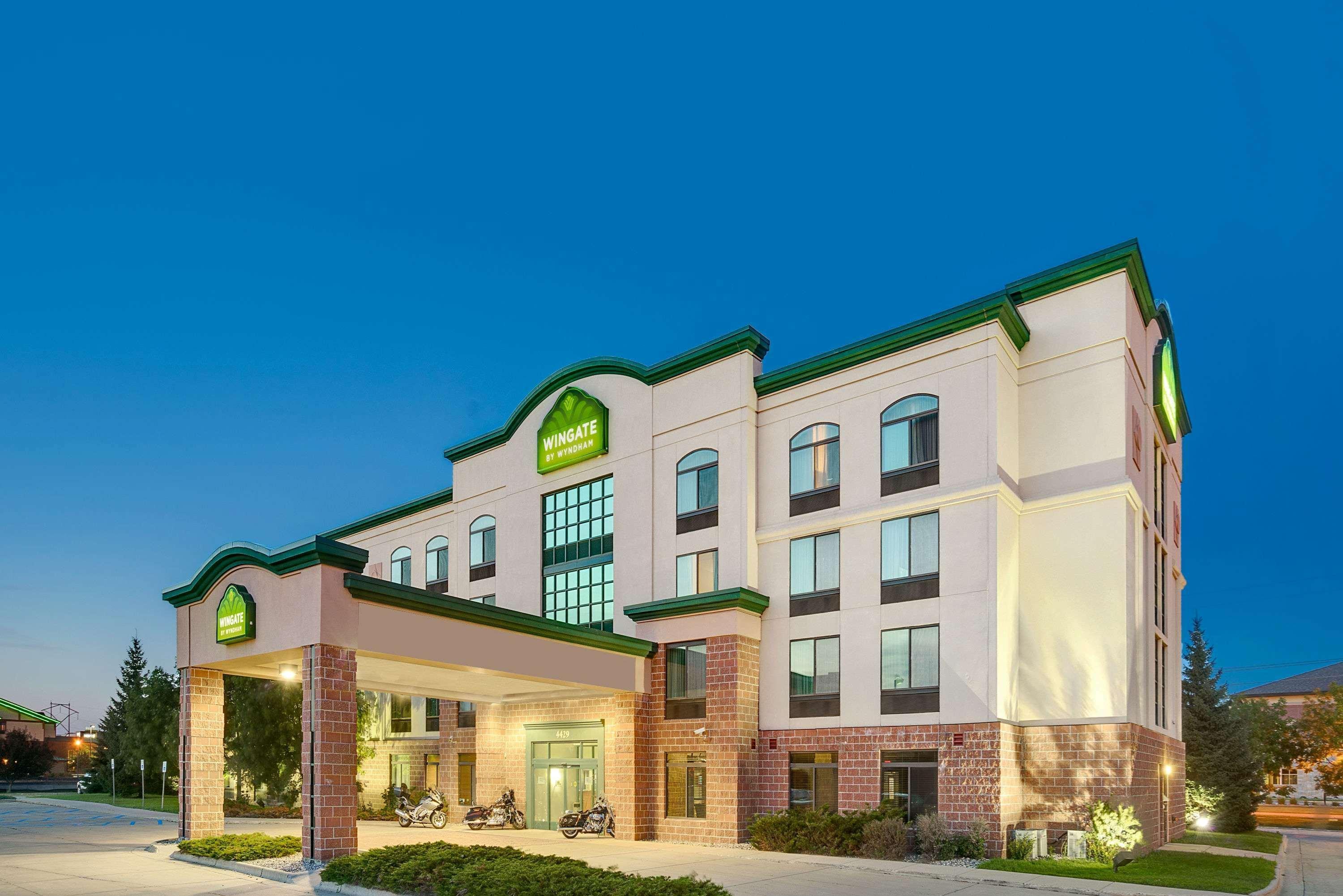 Hotel Wingate By Wyndham Fargo Extérieur photo