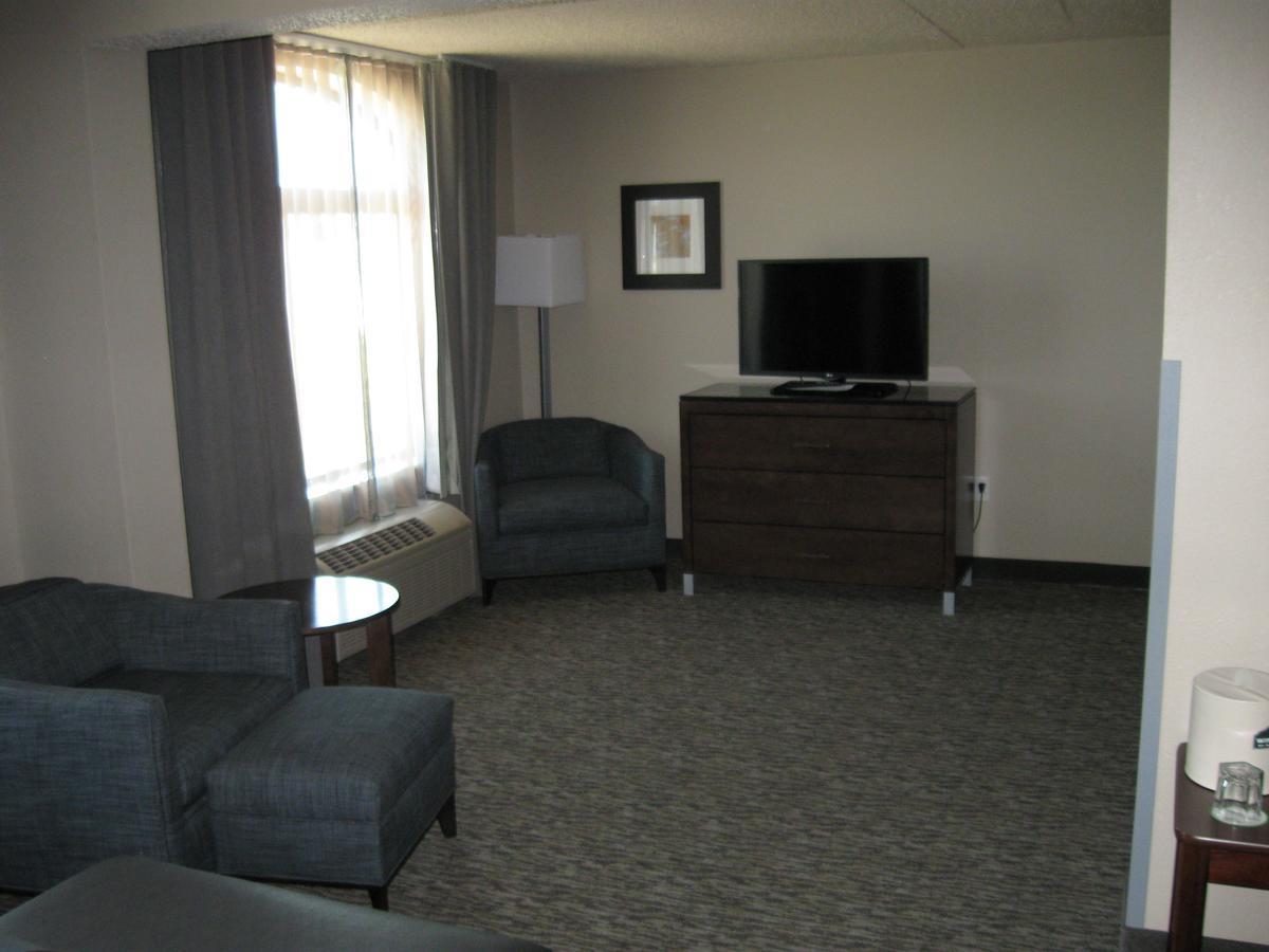 Hotel Wingate By Wyndham Fargo Extérieur photo